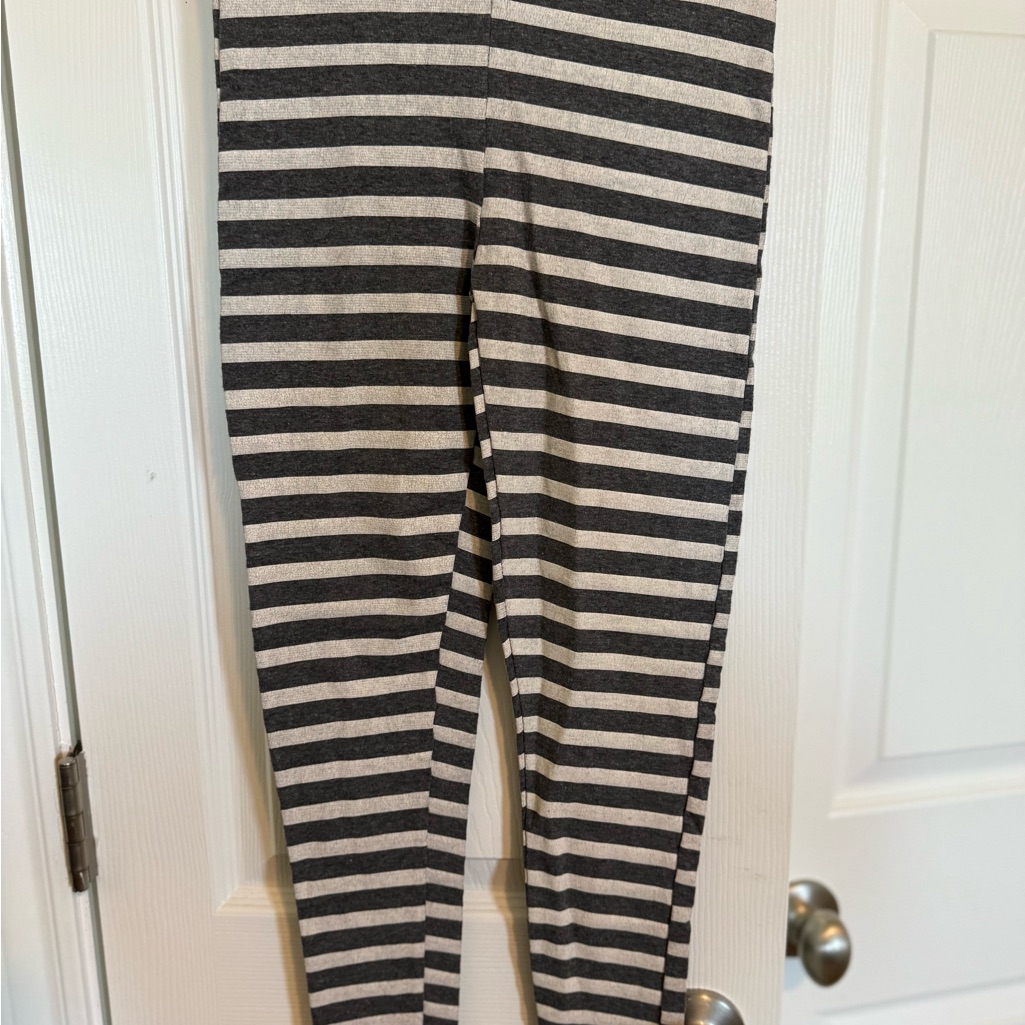 Limited Too Black And White Striped Leggings